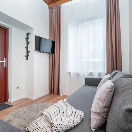 Cozy In The Center *