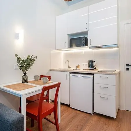 Cozy In The Center Апартаменты *