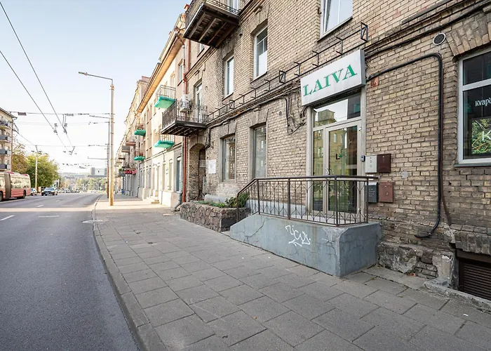 Cozy In The Center *