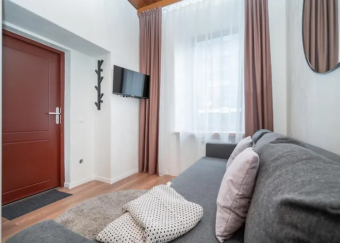 Cozy In The Center *