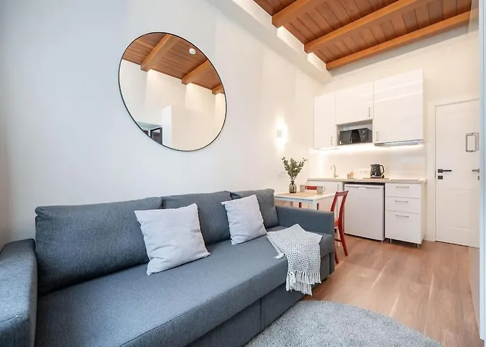 Cozy In The Center *